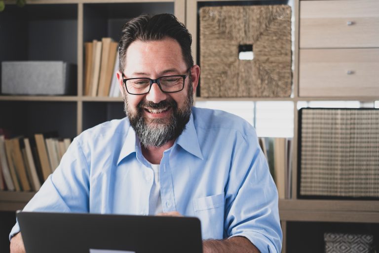 ChatGPT Wrote 2 Networking Emails for Me. Here’s What It Did Well (And Not So Well)